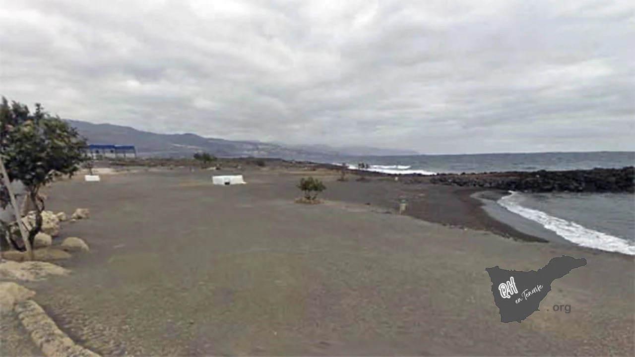 Llano De La Virgen En Playa De Chimisay